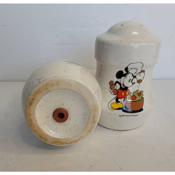 Treasures Craft Disney Chef Mickey Mouse Ceramic Salt and Pepper Shakers - Picture 3 of 5